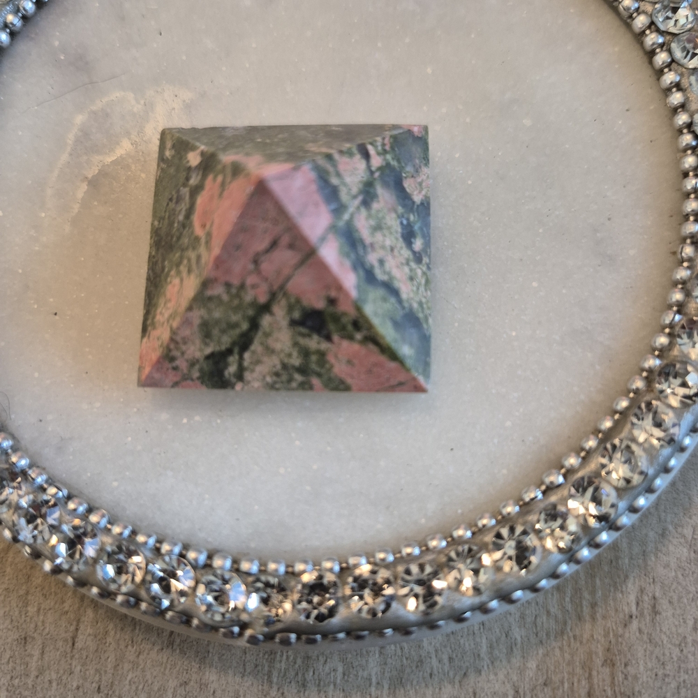 Unakite Crystal Polished Stone Pyramid Sm #1 New - Picture 4 of 9